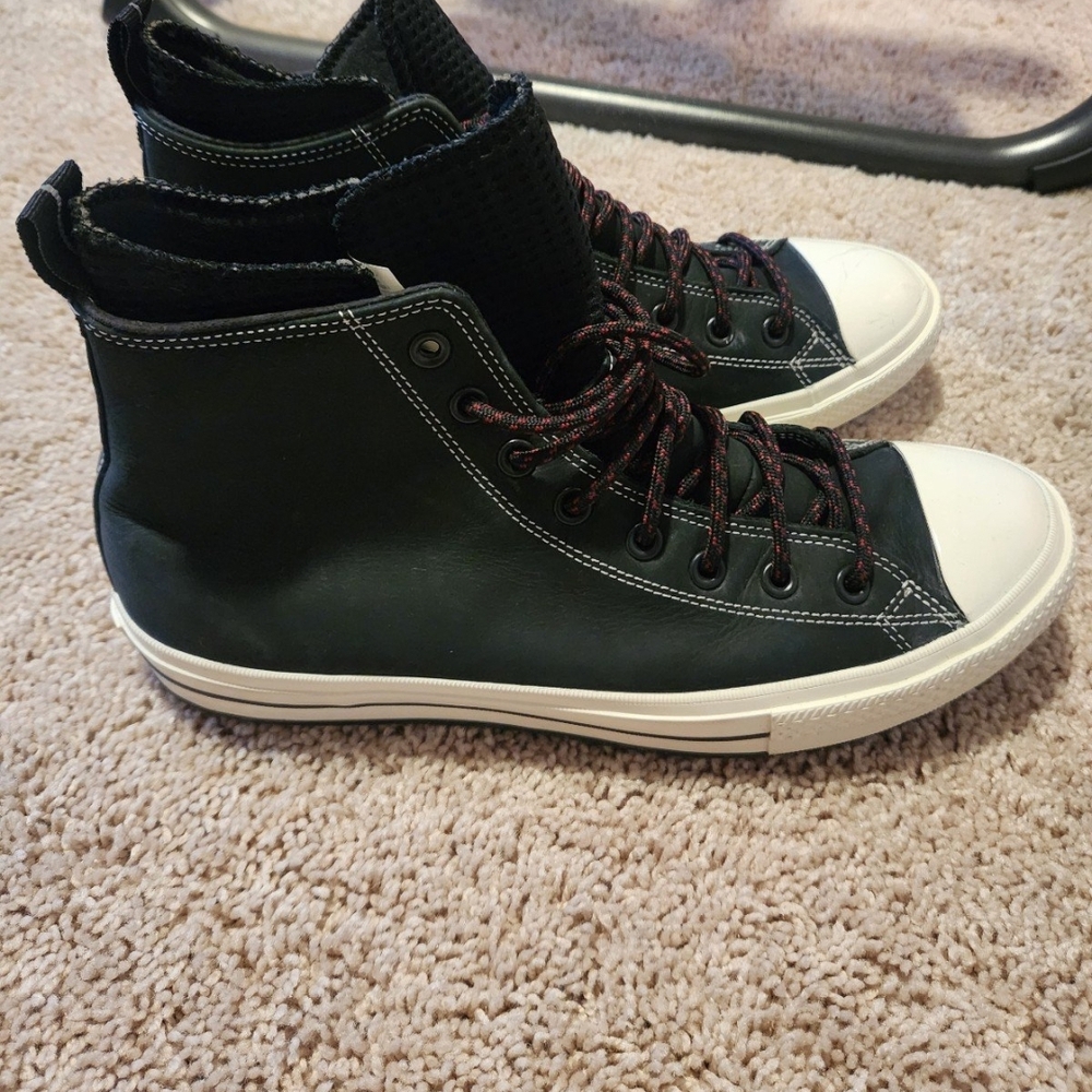 Converse Chuck Taylor All Star Hi Men's Boots Black 166607C. Size 10.5